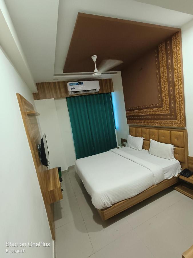 Hotel Asopalav Gandhinagar Exterior photo