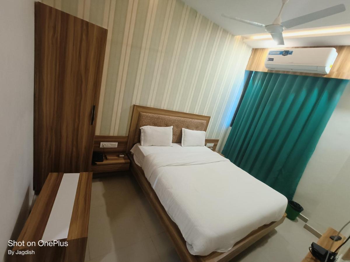 Hotel Asopalav Gandhinagar Exterior photo