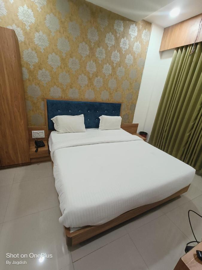 Hotel Asopalav Gandhinagar Exterior photo